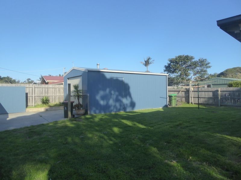 22 Fish Street, Lakes Entrance VIC 3909