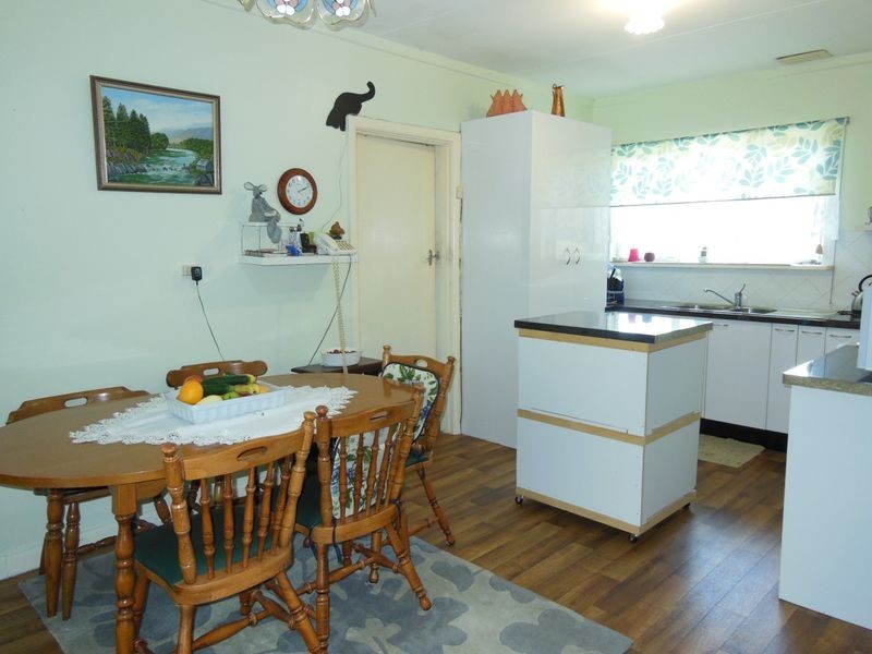 1 Capes Road, Lakes Entrance VIC 3909