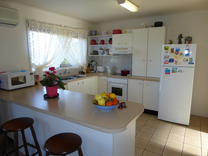 67 Capes Road, Lakes Entrance VIC 3909