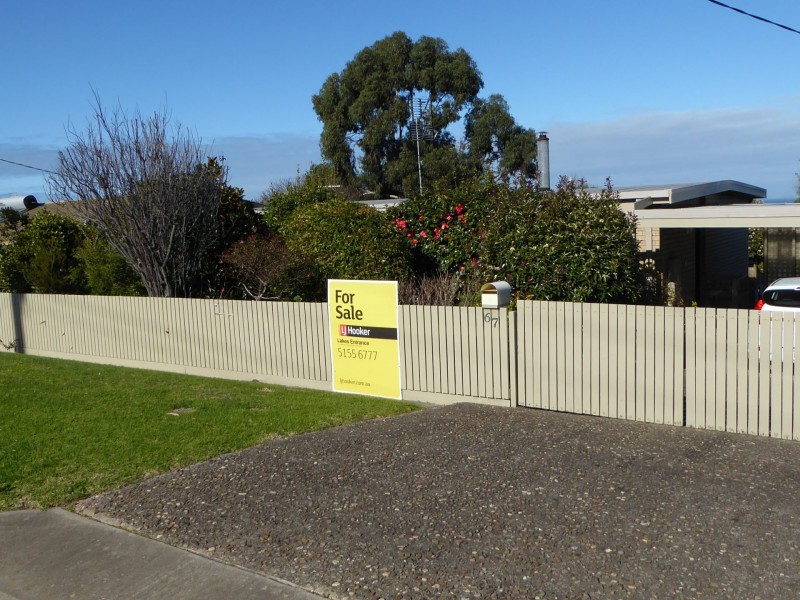 67 Capes Road, Lakes Entrance VIC 3909