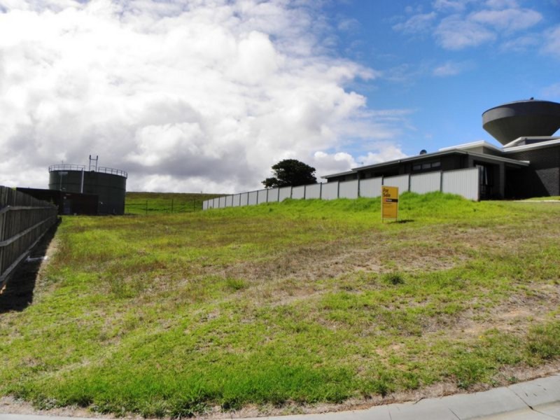 16 Tower Hill Court, Kalimna VIC 3909