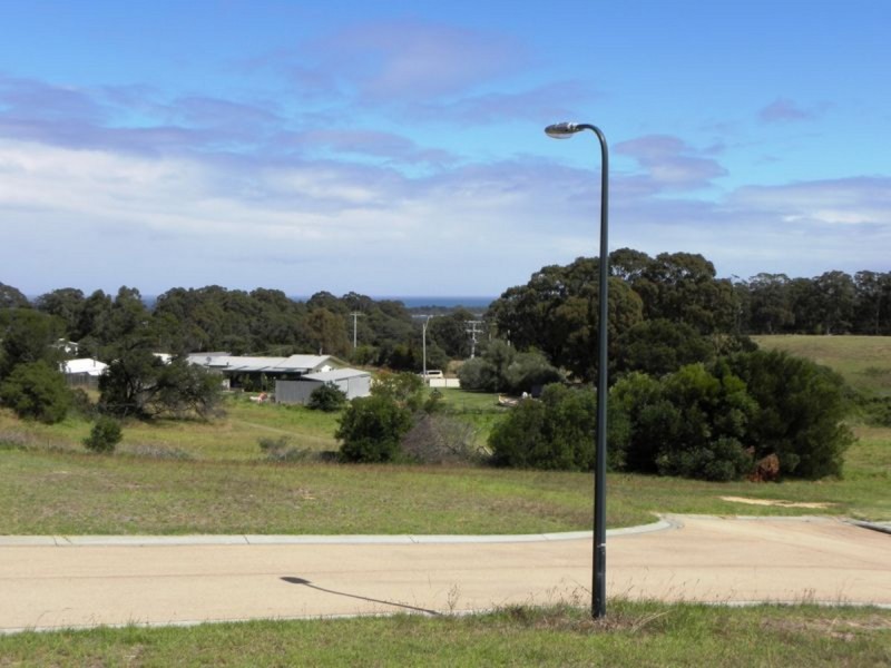 16 Tower Hill Court, Kalimna VIC 3909