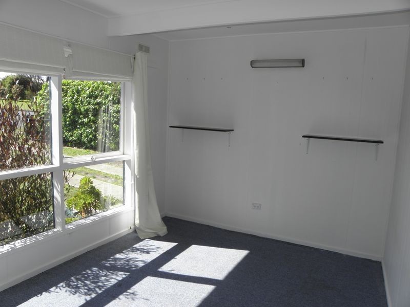 75 Capes Road, Lakes Entrance VIC 3909