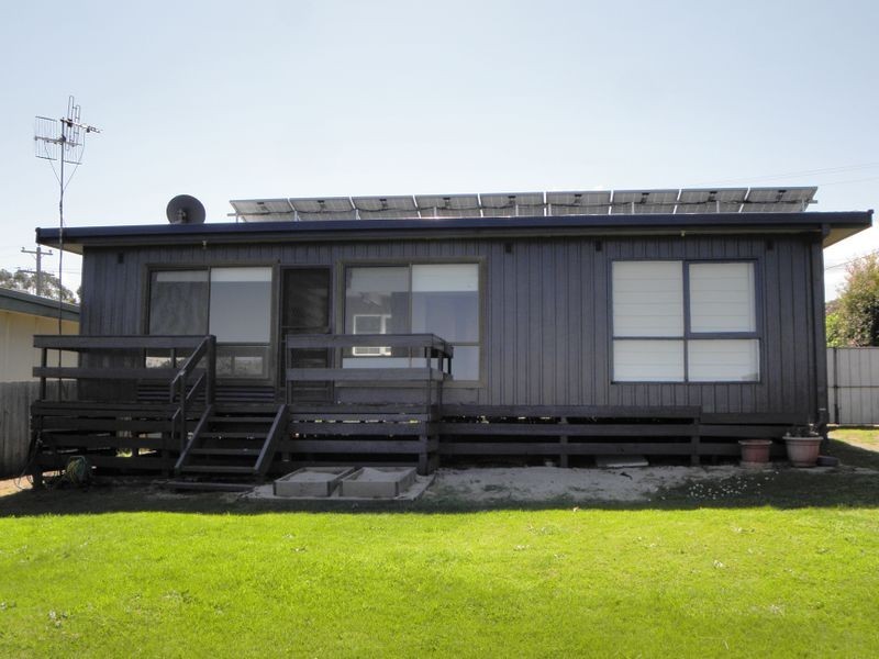 75 Capes Road, Lakes Entrance VIC 3909