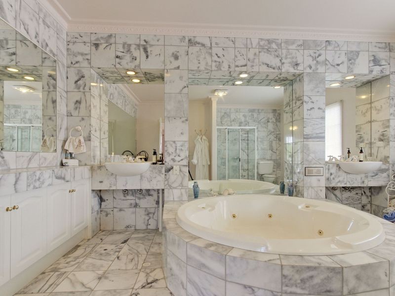 122 Albatross Road, Lakes Entrance VIC 3909