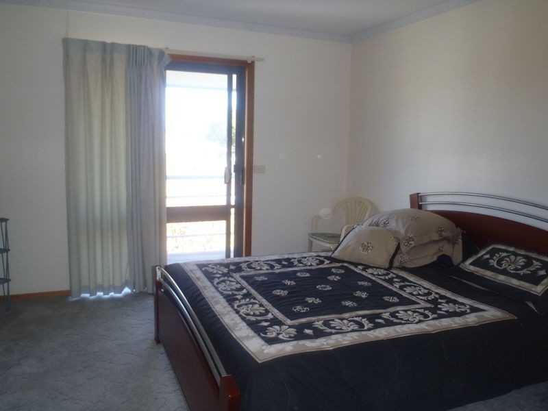 Unit 2/4 Jemmeson Street, Lakes Entrance VIC 3909