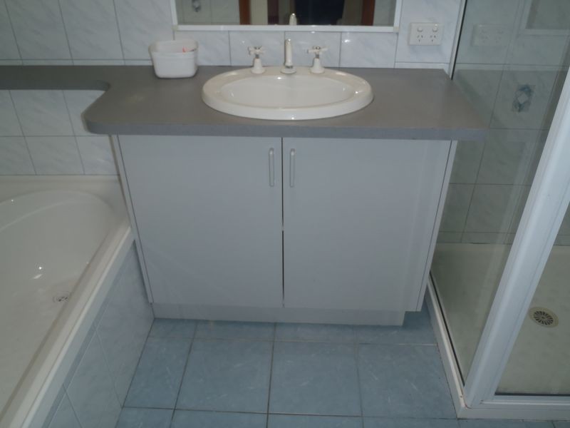 Unit 2/4 Jemmeson Street, Lakes Entrance VIC 3909