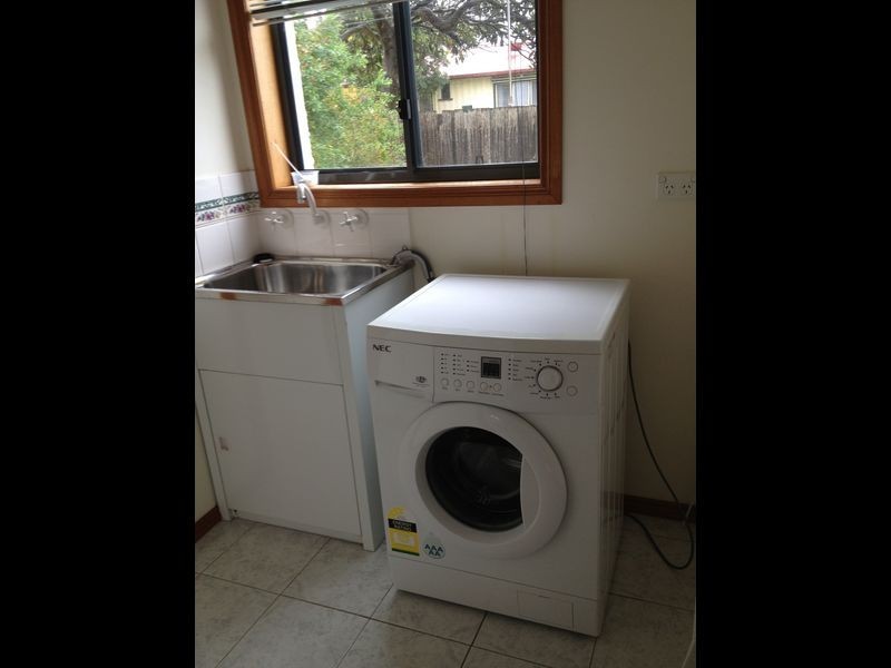 Unit 2/4 Jemmeson Street, Lakes Entrance VIC 3909