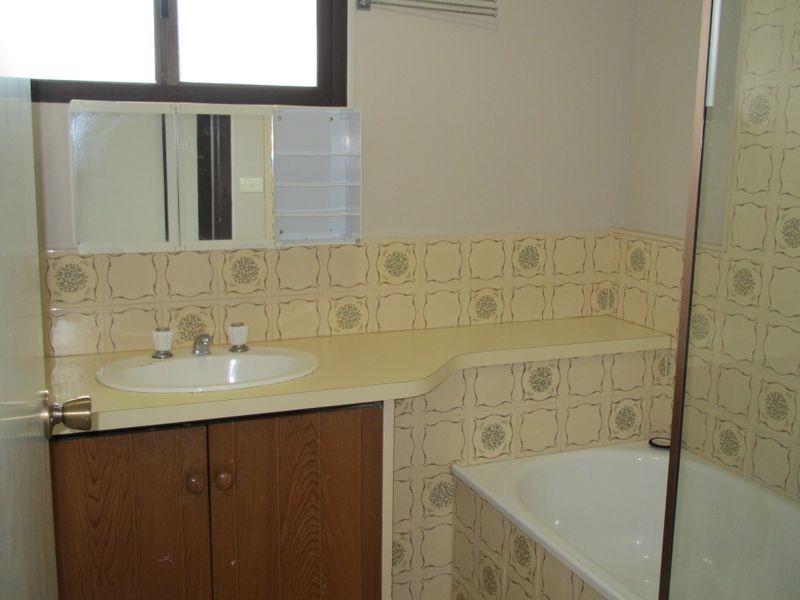 49 Oceanview Parade, Lakes Entrance VIC 3909