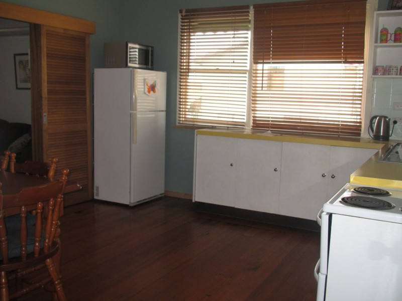 3 Ocean Court, Lakes Entrance VIC 3909