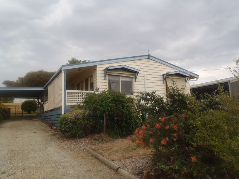 51 Beveridges Road, Lakes Entrance VIC 3909