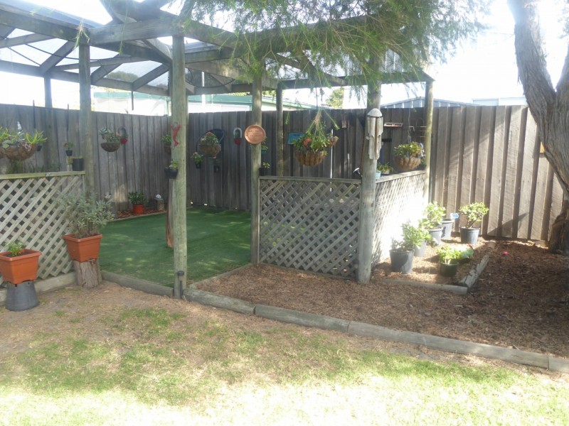 4 Endeavour Court, Lakes Entrance VIC 3909