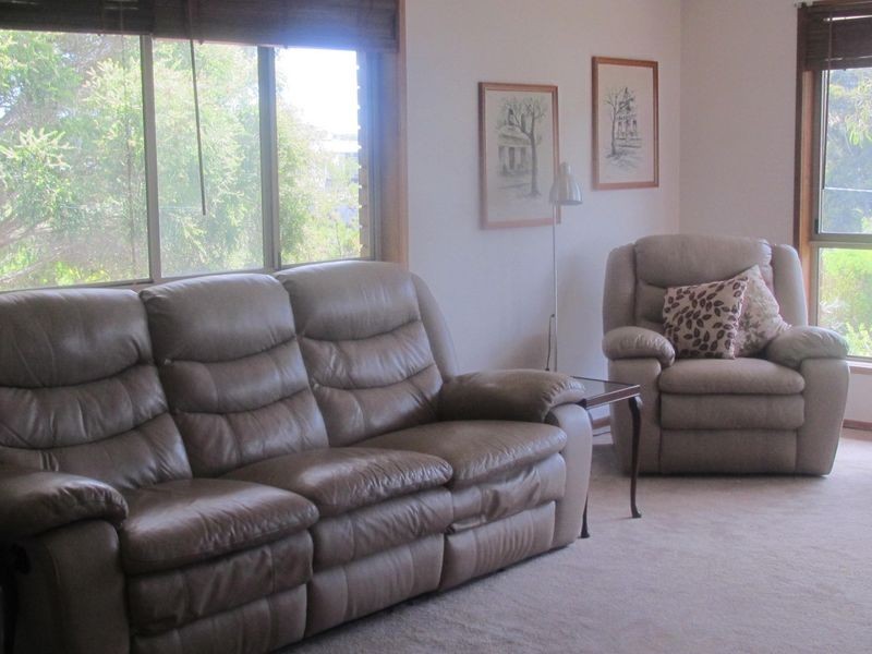 19 Campbell Grove, Lakes Entrance VIC 3909