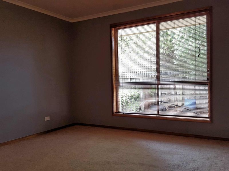 19 Campbell Grove, Lakes Entrance VIC 3909