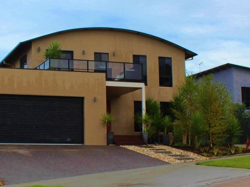 47 Country Club Drive, Lakes Entrance VIC 3909