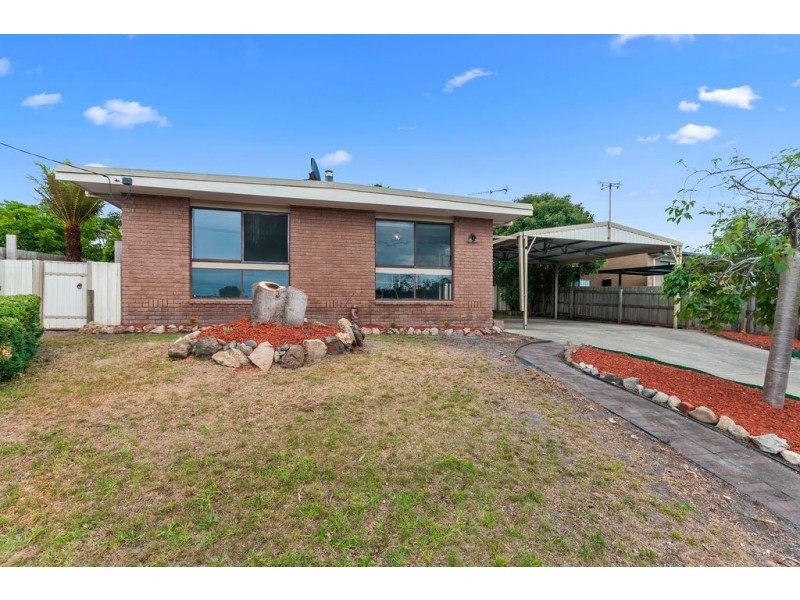 5 Campbell Grove, Lakes Entrance VIC 3909