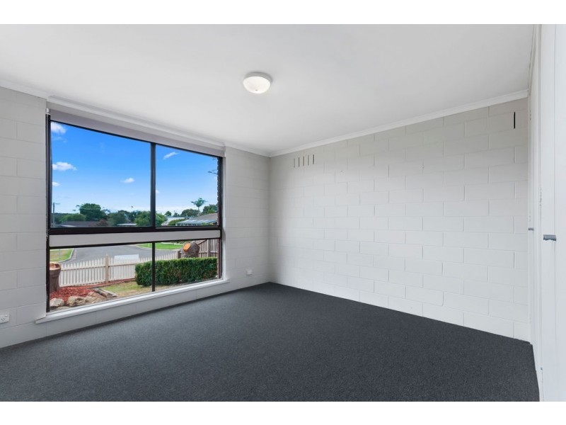 5 Campbell Grove, Lakes Entrance VIC 3909