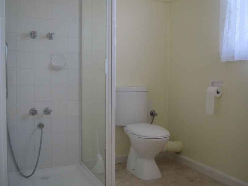 Unit 1/8 Rowe Street, Lakes Entrance VIC 3909