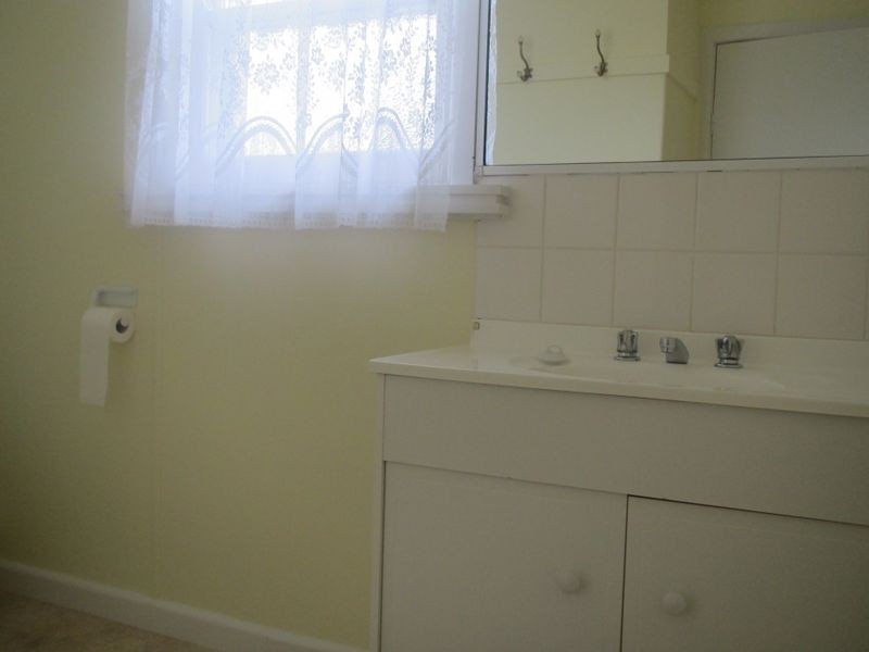 Unit 1/8 Rowe Street, Lakes Entrance VIC 3909