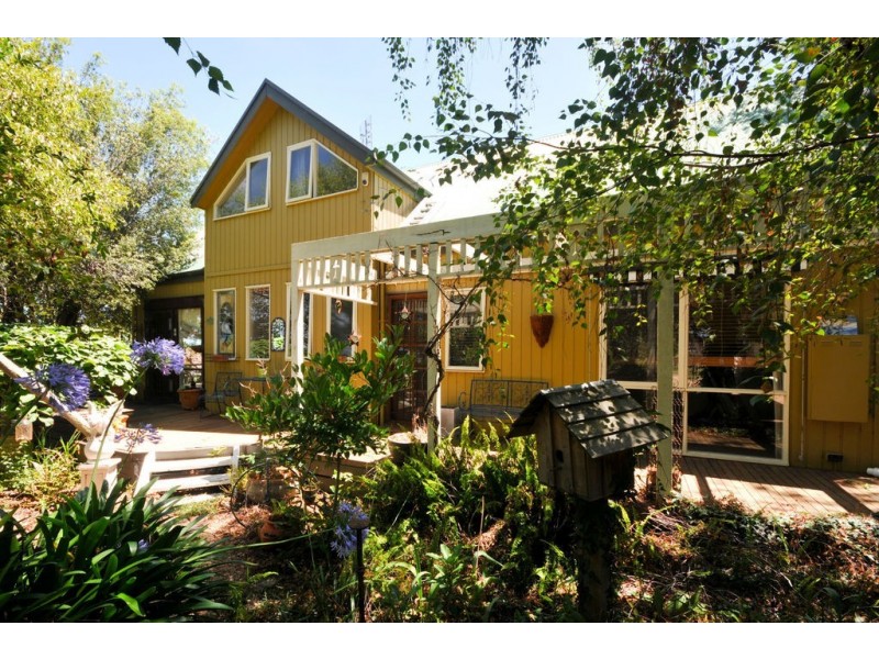 37 Bronsdon Street, Lakes Entrance VIC 3909