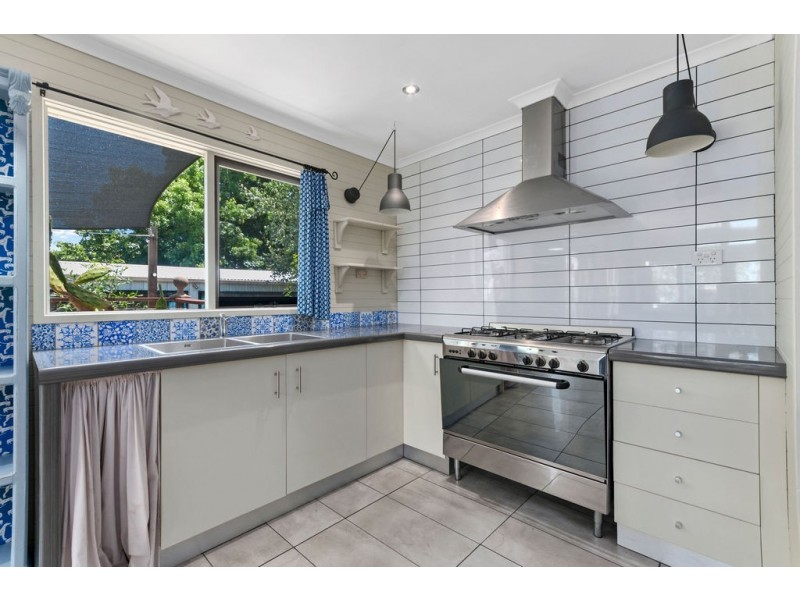 37 Bronsdon Street, Lakes Entrance VIC 3909