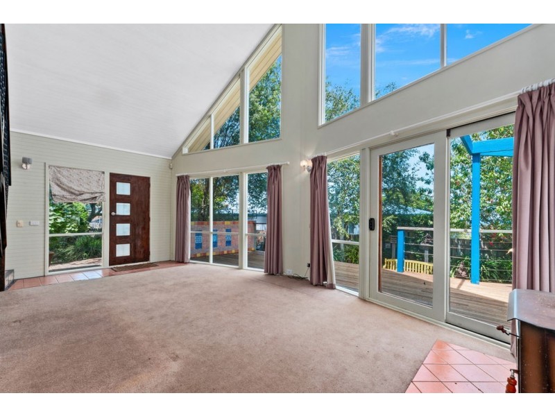 37 Bronsdon Street, Lakes Entrance VIC 3909