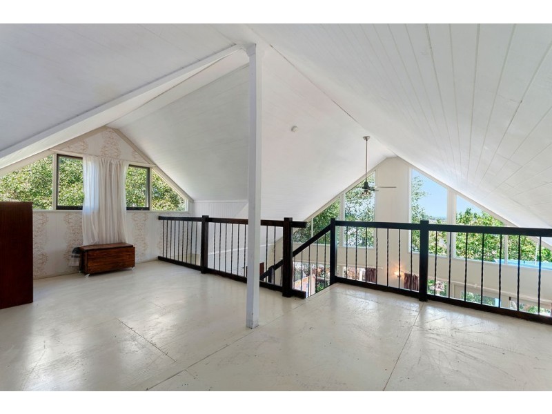 37 Bronsdon Street, Lakes Entrance VIC 3909