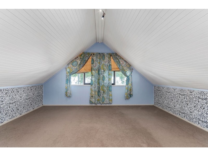 37 Bronsdon Street, Lakes Entrance VIC 3909