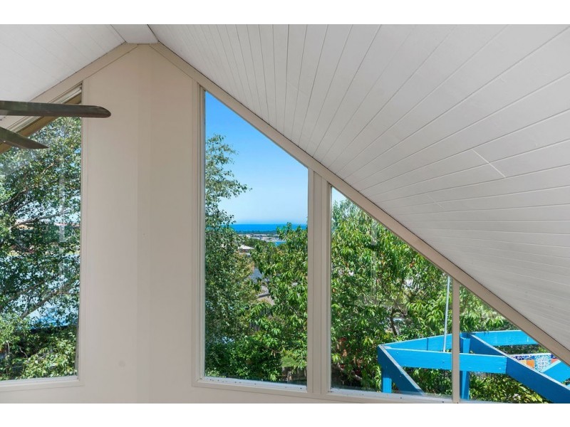 37 Bronsdon Street, Lakes Entrance VIC 3909