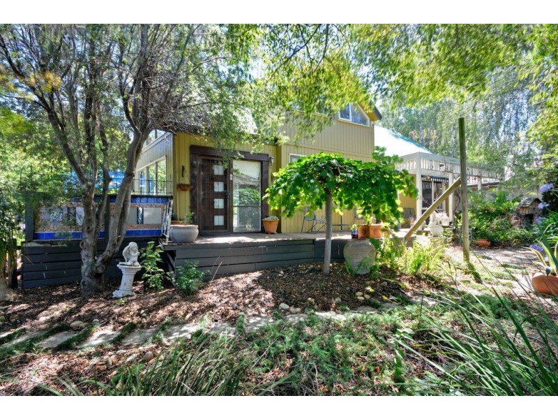 37 Bronsdon Street, Lakes Entrance VIC 3909