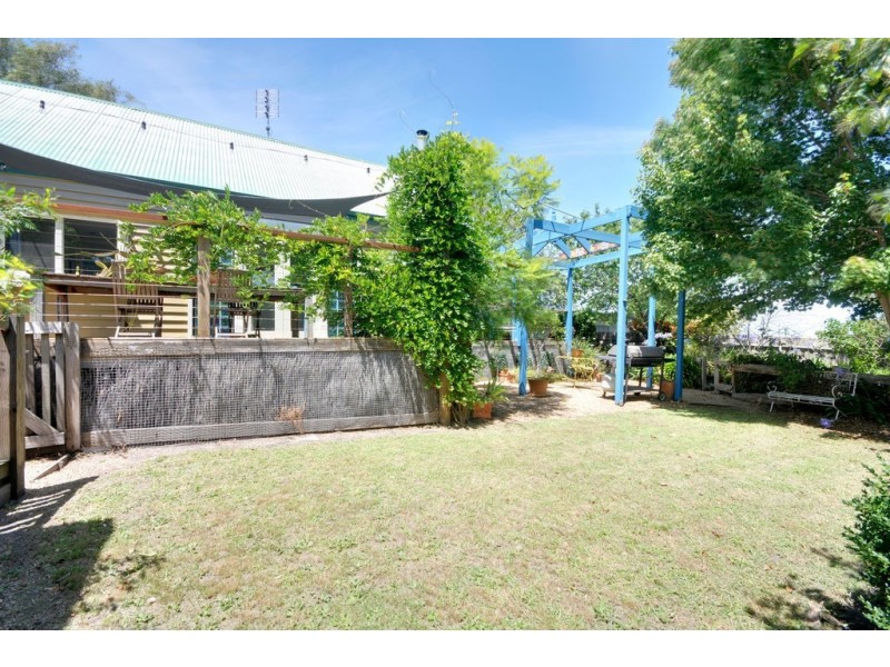 37 Bronsdon Street, Lakes Entrance VIC 3909