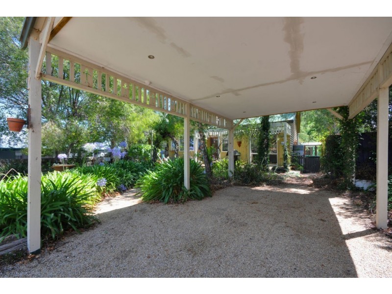 37 Bronsdon Street, Lakes Entrance VIC 3909