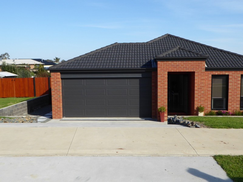 3 Lawson Drive, Lakes Entrance VIC 3909