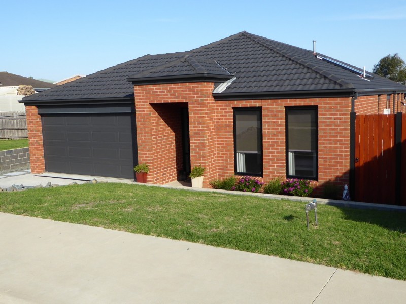 3 Lawson Drive, Lakes Entrance VIC 3909