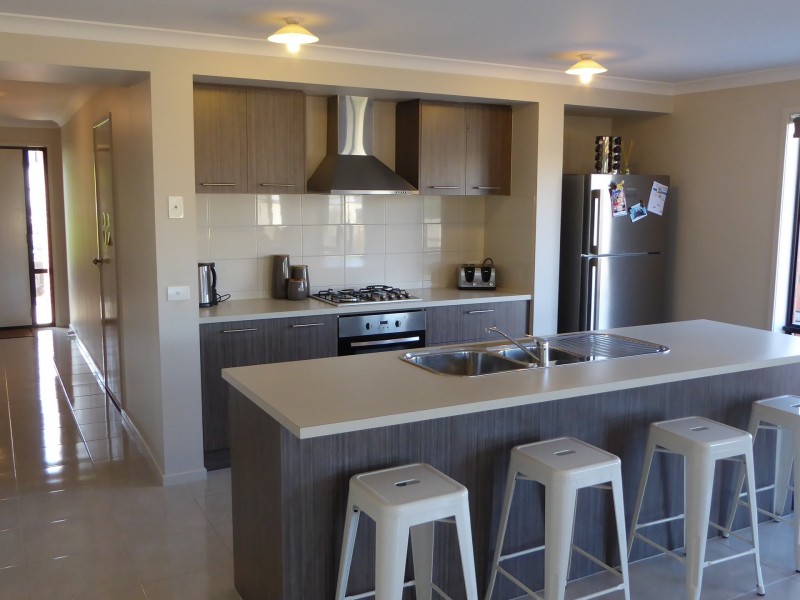 3 Lawson Drive, Lakes Entrance VIC 3909