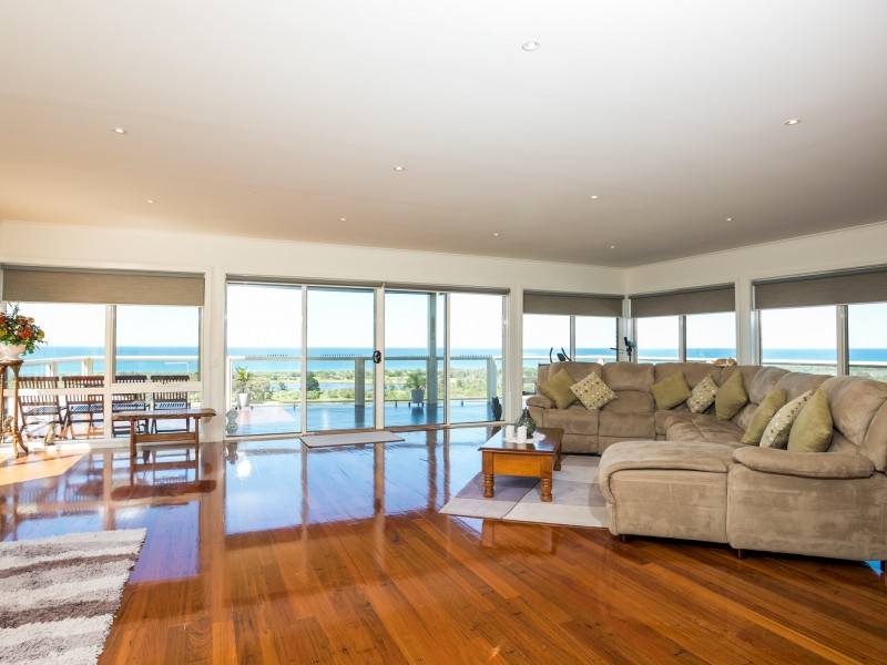 16 New Street, Lakes Entrance VIC 3909