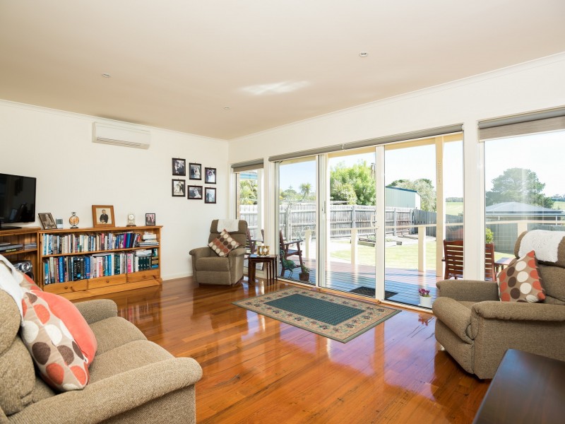 16 New Street, Lakes Entrance VIC 3909