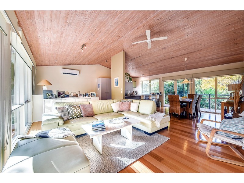 6 Barracouta Road, Lake Tyers Beach VIC 3909