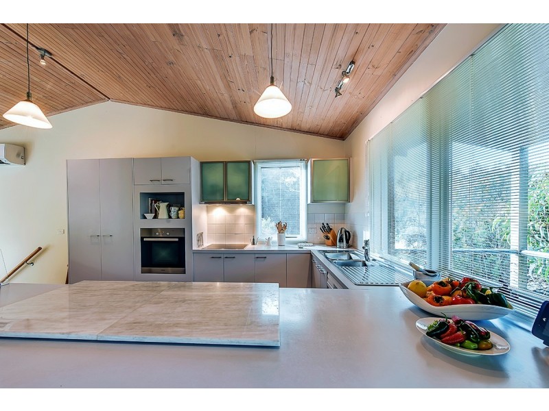 6 Barracouta Road, Lake Tyers Beach VIC 3909