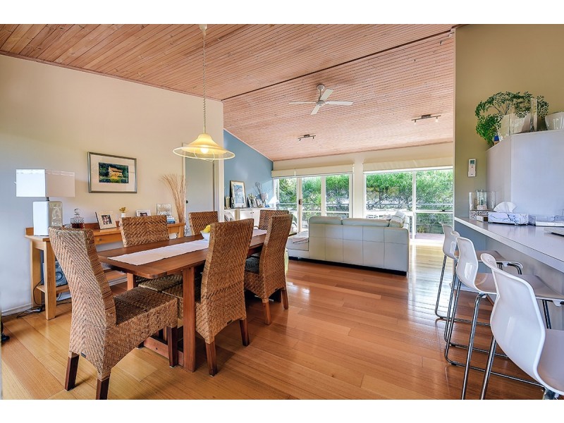 6 Barracouta Road, Lake Tyers Beach VIC 3909