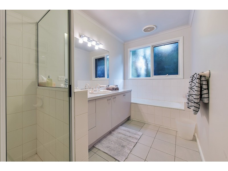 6 Barracouta Road, Lake Tyers Beach VIC 3909