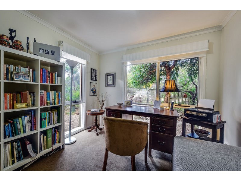 6 Barracouta Road, Lake Tyers Beach VIC 3909