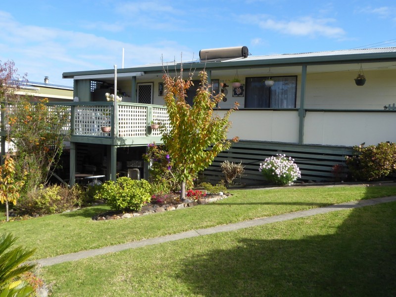 48 McCullough Street, Lakes Entrance VIC 3909