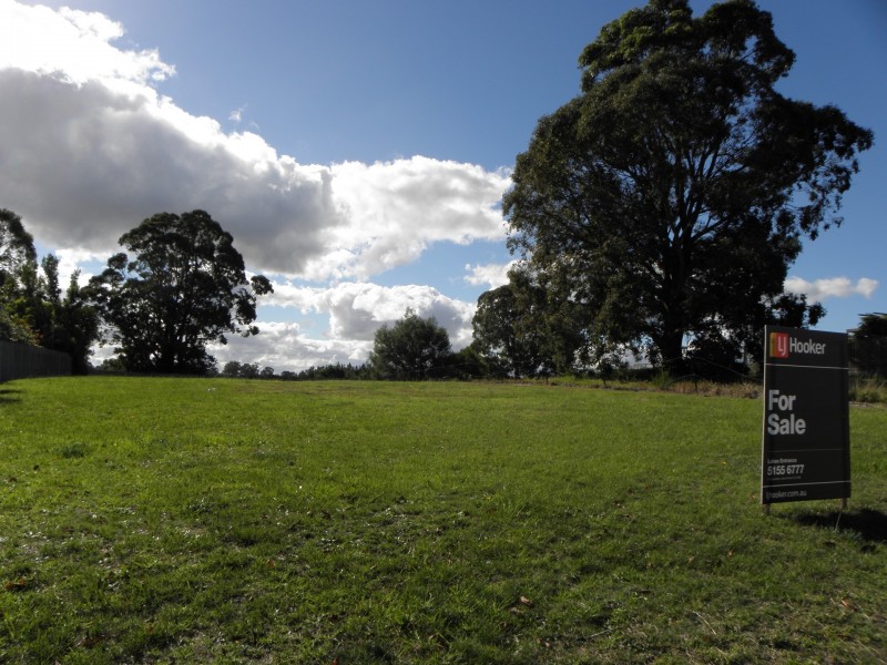 36 Capes Road, Lakes Entrance VIC 3909