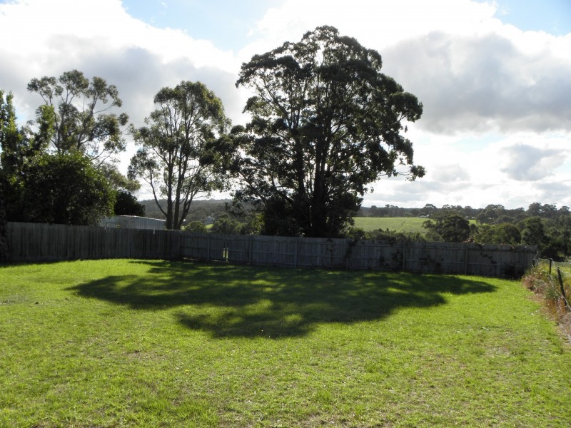 36 Capes Road, Lakes Entrance VIC 3909