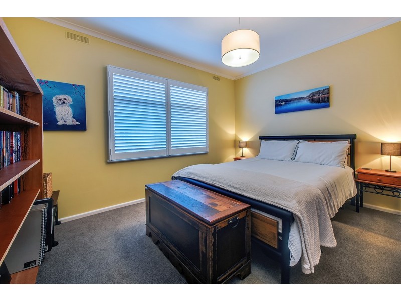 98 Carpenter Street, Lakes Entrance VIC 3909