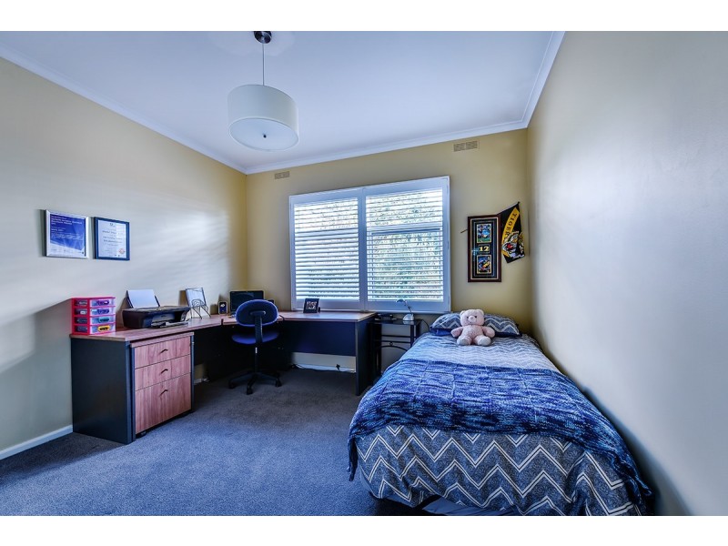 98 Carpenter Street, Lakes Entrance VIC 3909