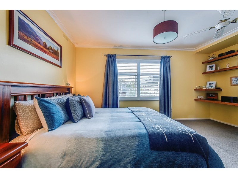 98 Carpenter Street, Lakes Entrance VIC 3909