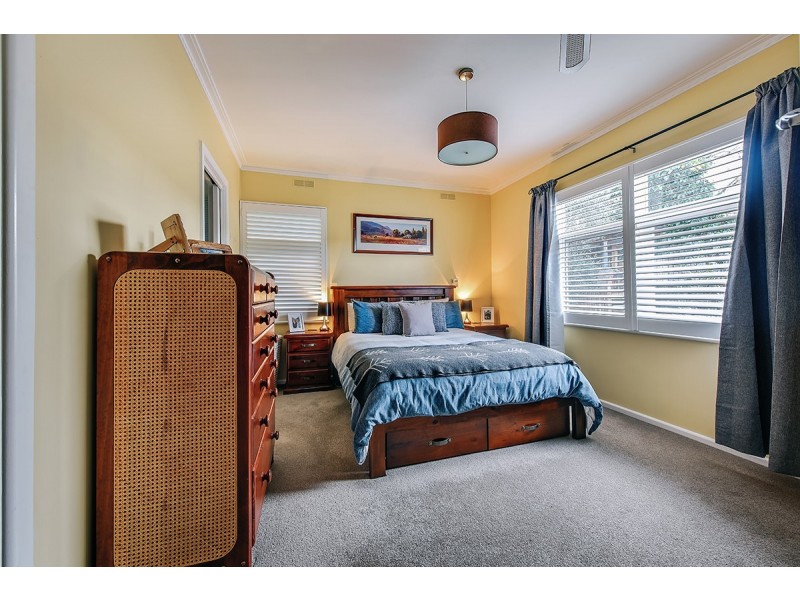 98 Carpenter Street, Lakes Entrance VIC 3909