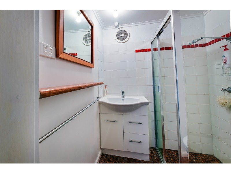 98 Carpenter Street, Lakes Entrance VIC 3909